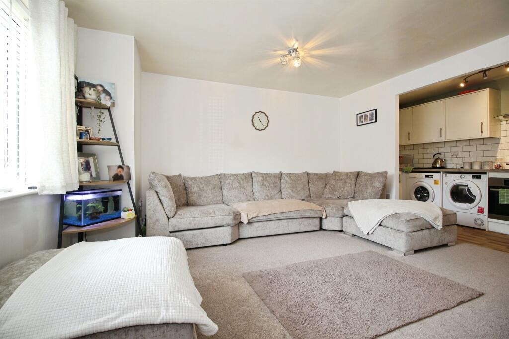 Apartment in Leeds, West Yorkshire - View 4