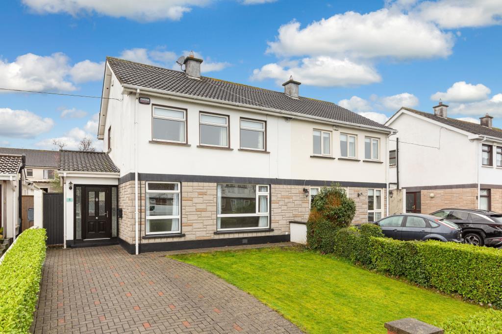 Main image of property: 5 Roselawn Grove, Castleknock, Dublin 15, D15 E0YC