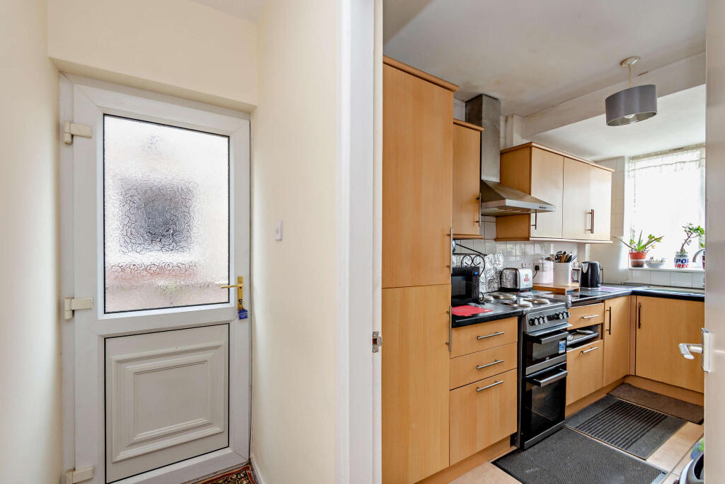 House in Doncaster, Wheatley - More