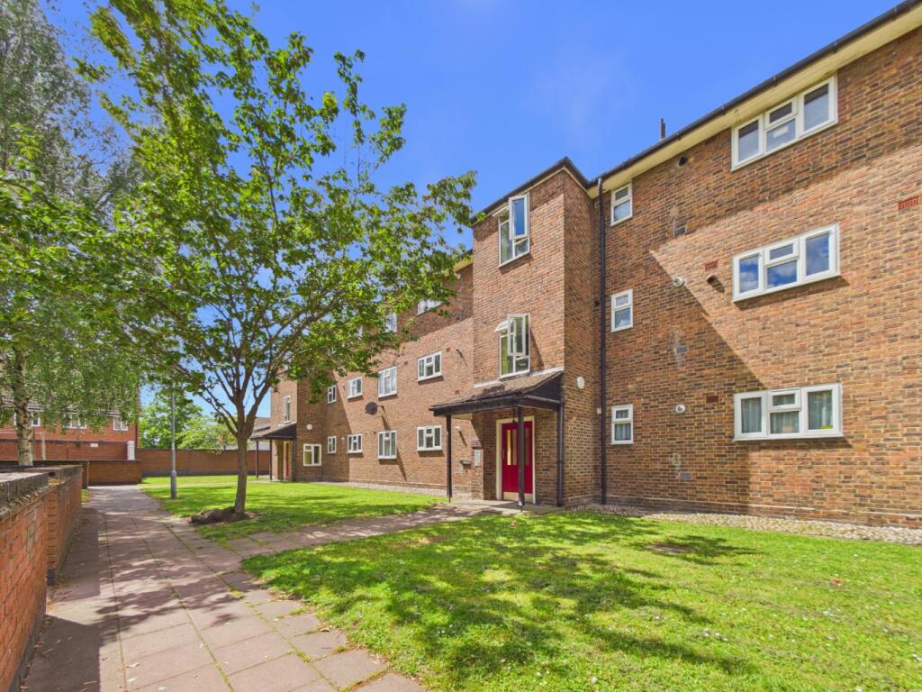 Main image of property: Cam Green, South Ockendon, Essex, RM15