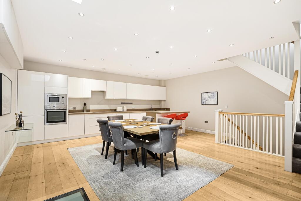 House in London - View 3