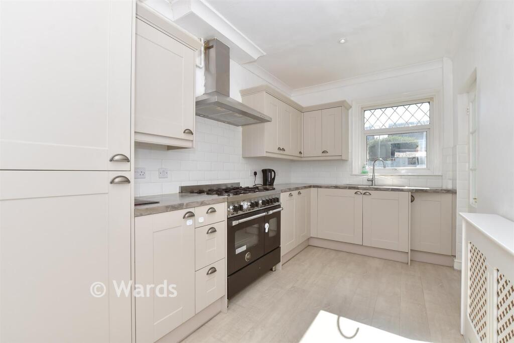 House in Folkestone, Morehall - View 2