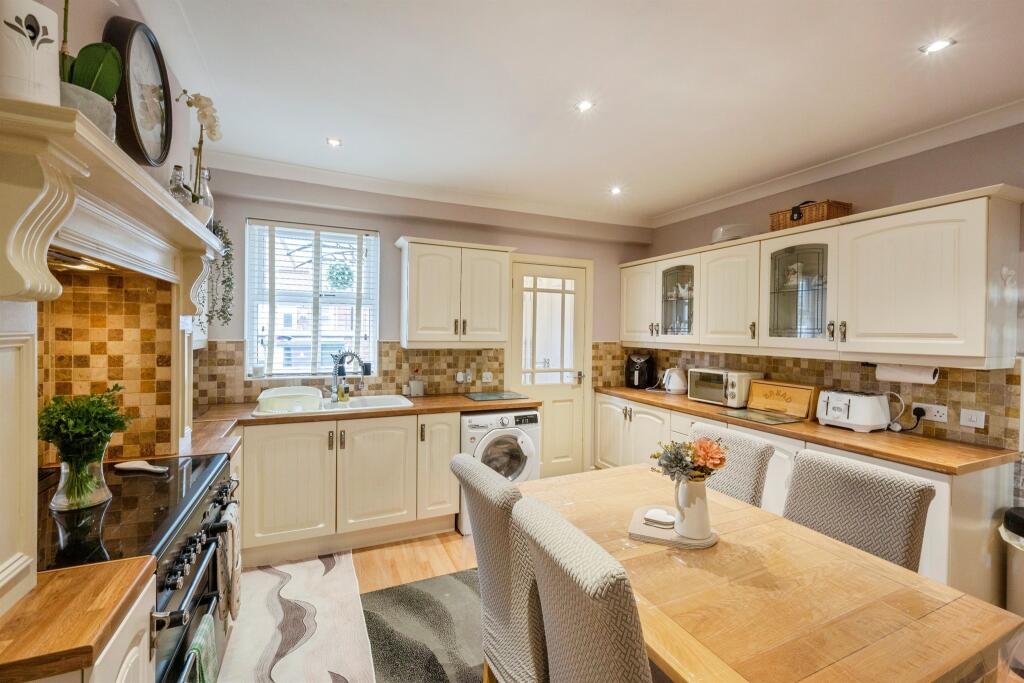 House in Doncaster, South Yorkshire - View 3