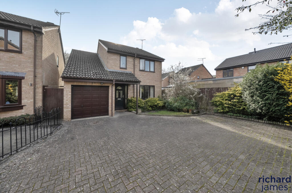 Main image of property: Lineacre Close, Grange Park, Swindon, SN5