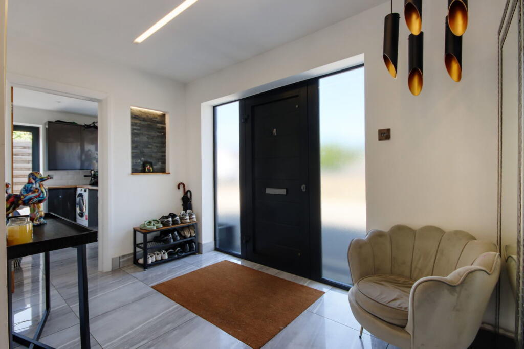 House in Sevenoaks, West Kingsdown - View 2