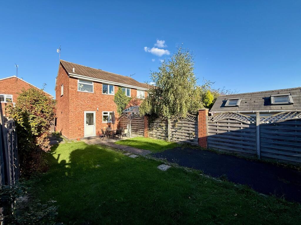 House in Worcester - View 3