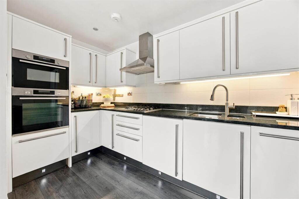 House in London - View 5