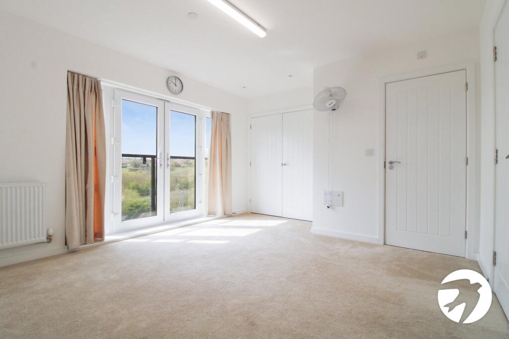 House in Dartford - More