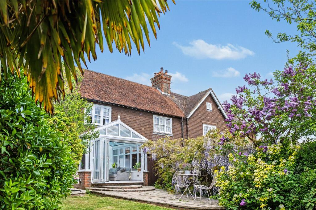 Main image of property: Skeynes Farm Cottages, Lingfield Road, Edenbridge, Kent, TN8