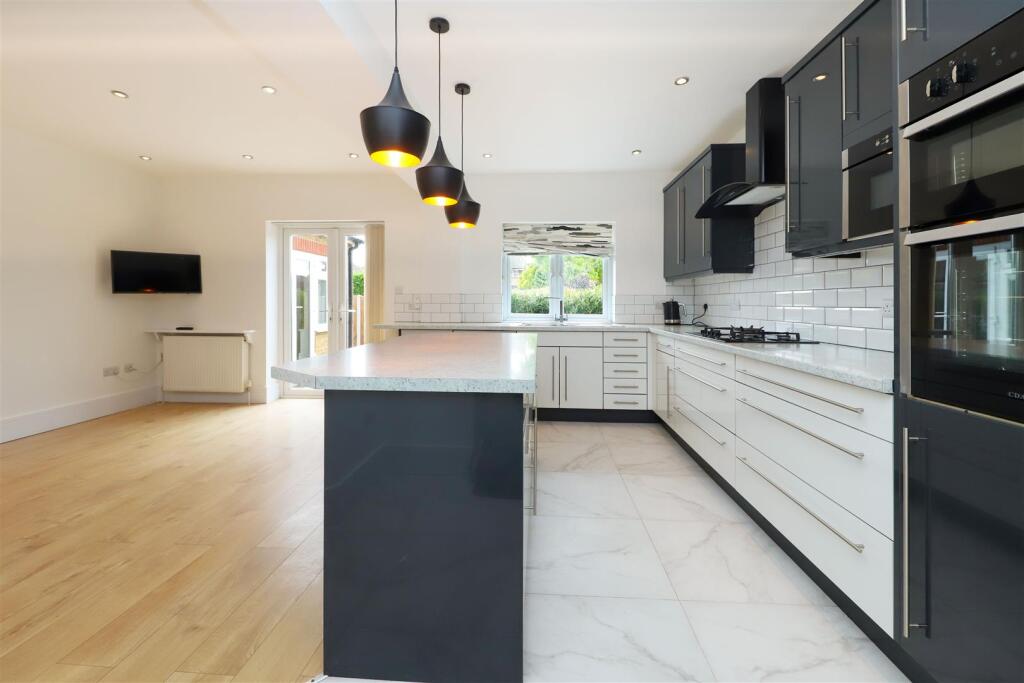 Hilliards Road, Uxbridge, UB8 photo 4