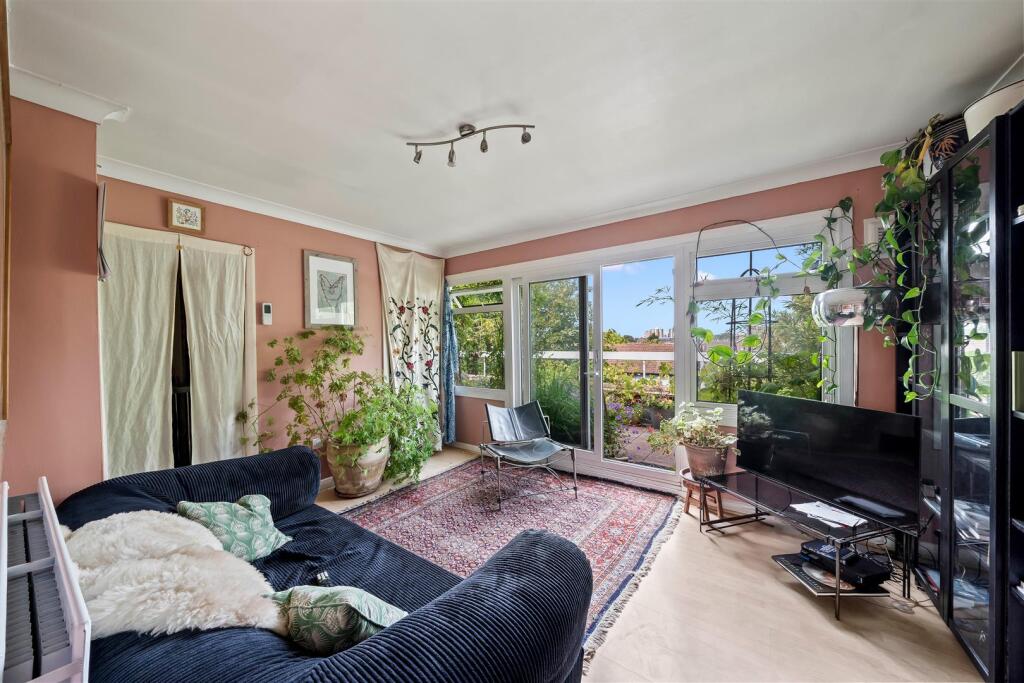Apartment in London - View 3