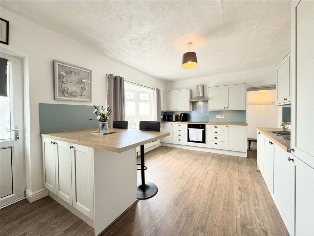 House in Truro - View 3