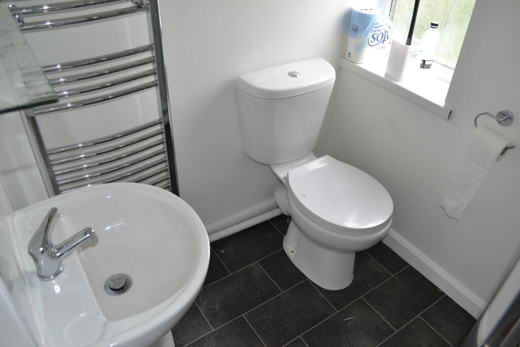 4 bedroom semi-detached bungalow for rent