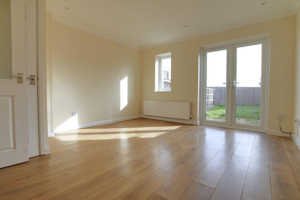 Kingfisher Close, Chatteris photo 3