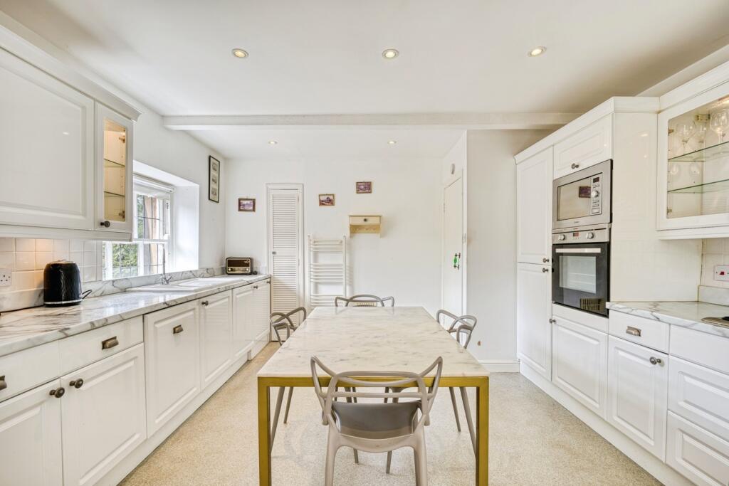 Apartment in High Peak, Buxton - More