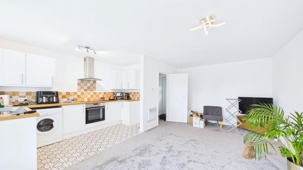 Apartment in Adur, Sompting - View 2