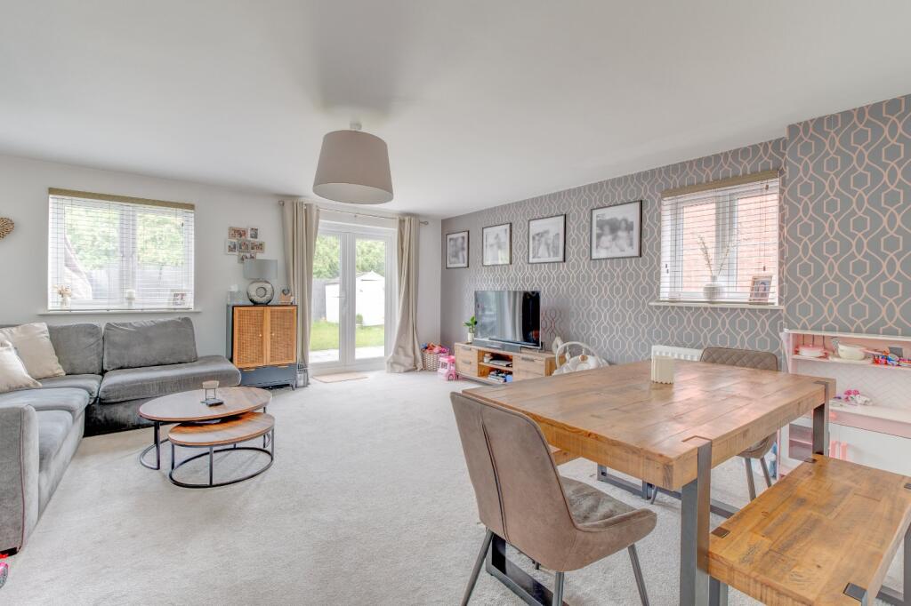 House in Redditch, Enfield - View 3