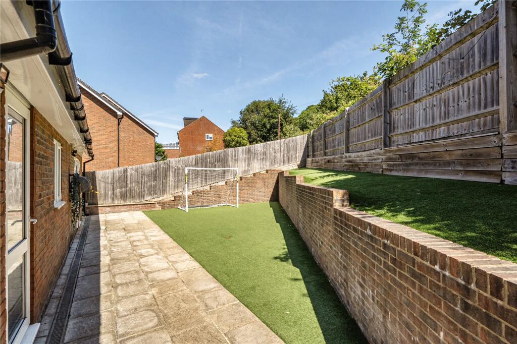 Ash Grove, Chesham photo 4
