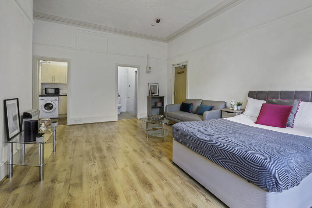 Apartment in Leeds - View 4