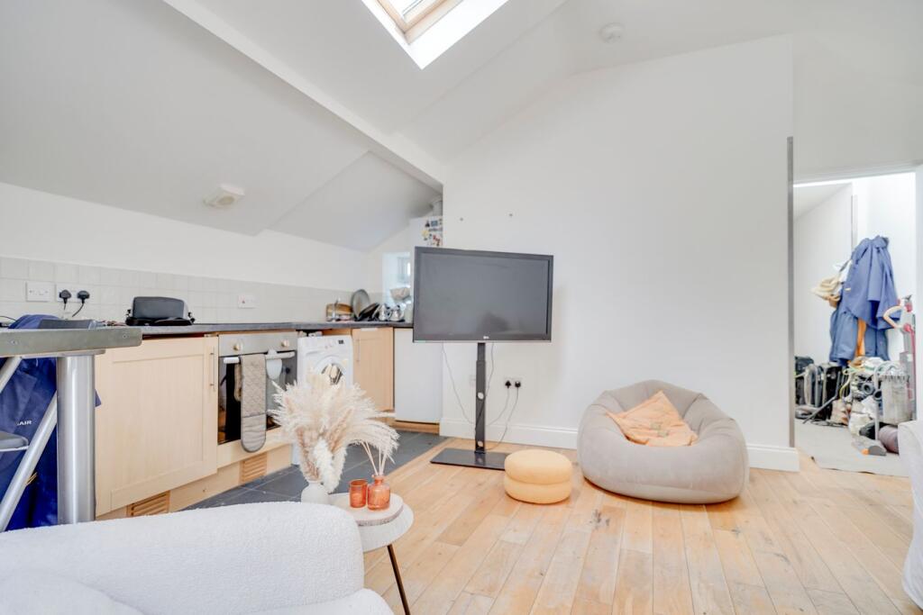 Apartment in East Hertfordshire, Hockerill, Bishop's Stortford - View 5