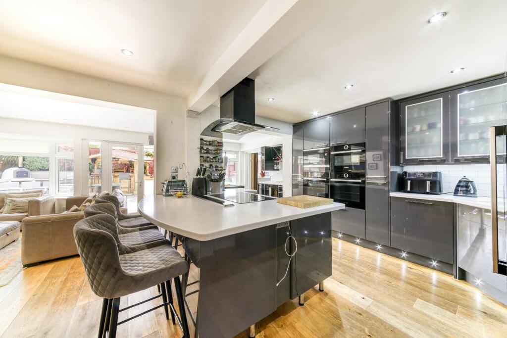 House in Kingston upon Thames - View 3