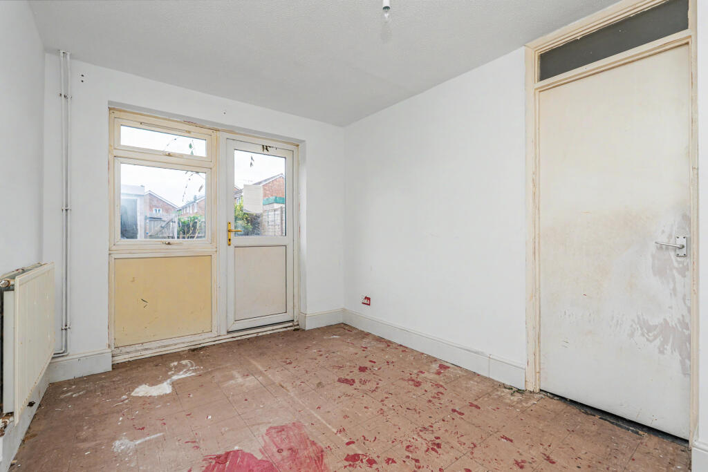 House in Bracknell, Hanworth - View 3