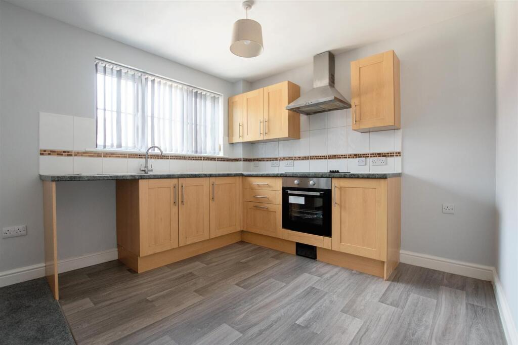 Apartment in Irthlingborough, Crow Hill - View 3