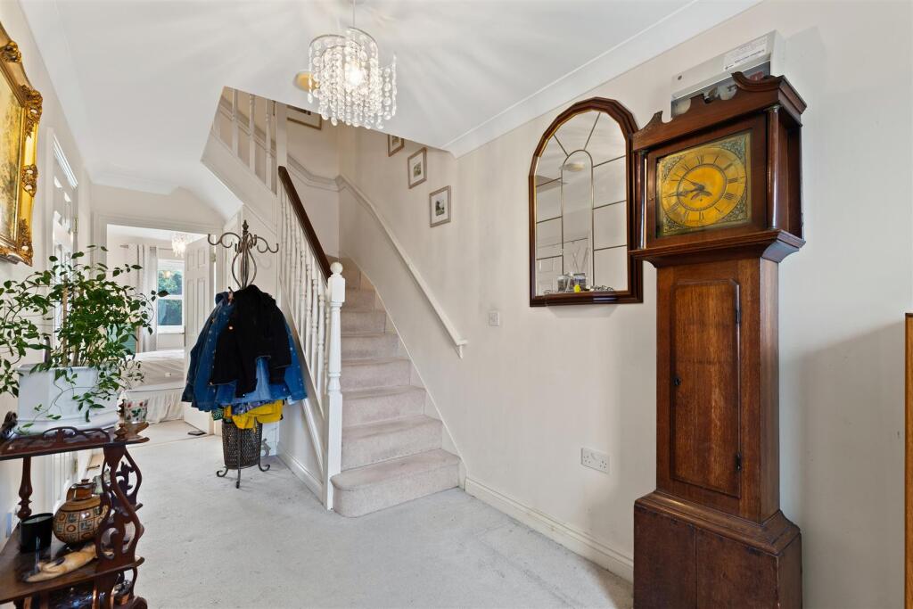 House in Leeds - View 2