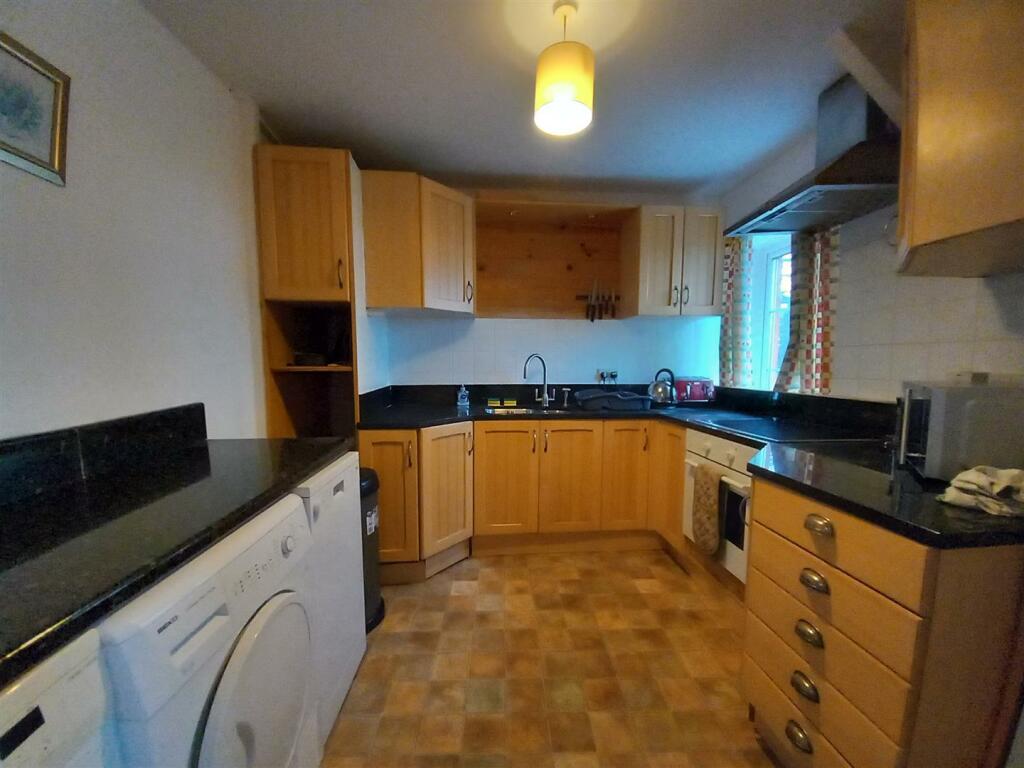20a Fore Street photo 4