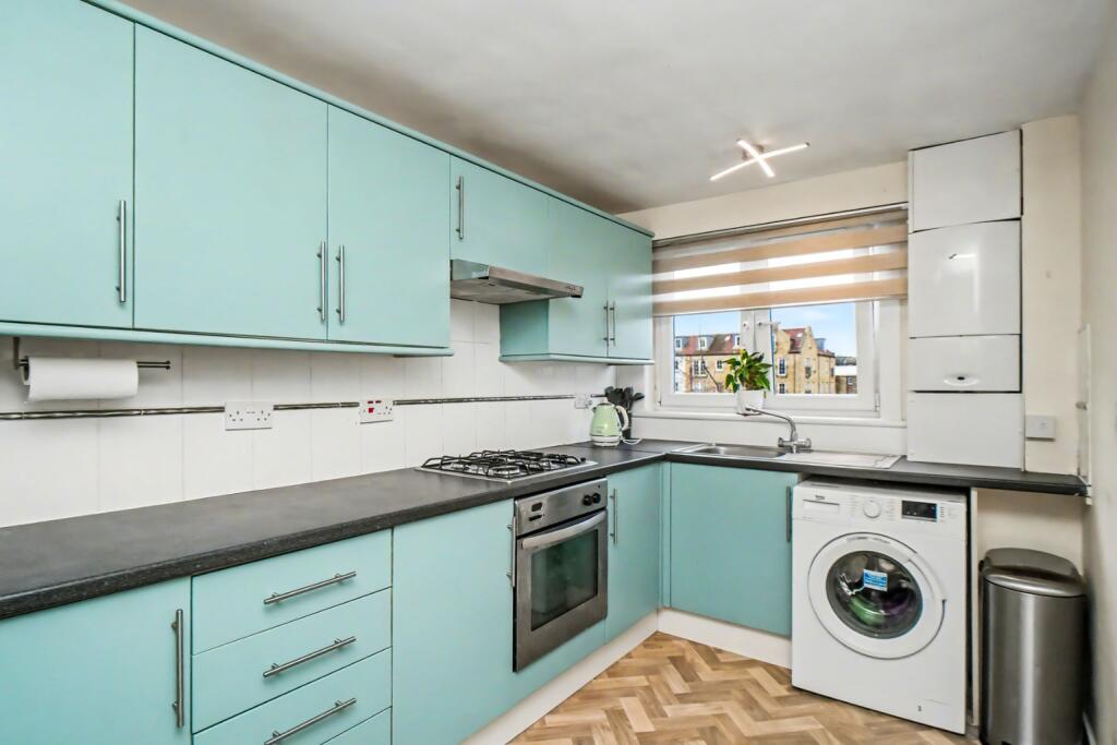 Apartment in Edinburgh, The Shore, Leith - View 5