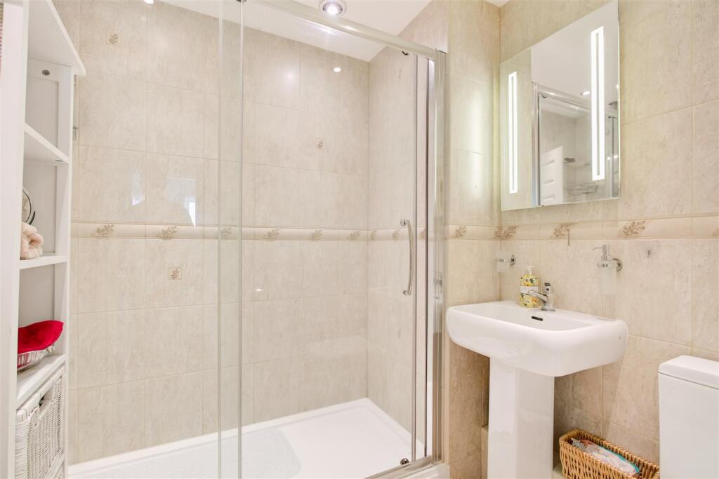 Apartment in Dorchester - More