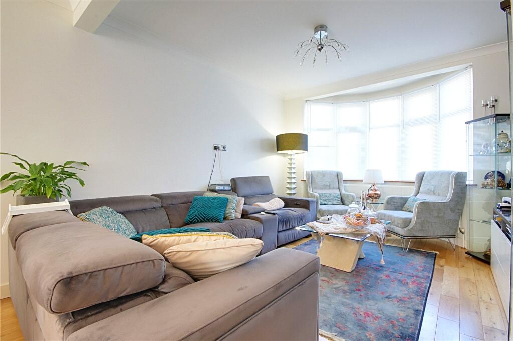 Westmoor Gardens, Enfield, Middlesex, EN3 – pohled 5