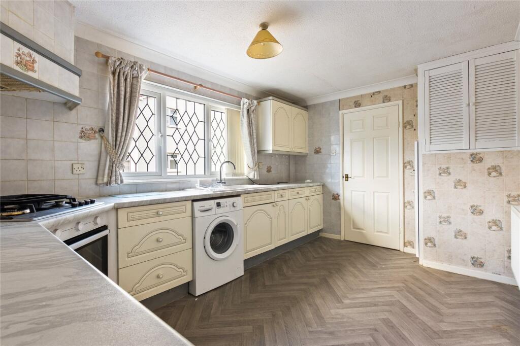 House in Grimsby, Willows Estate - View 3