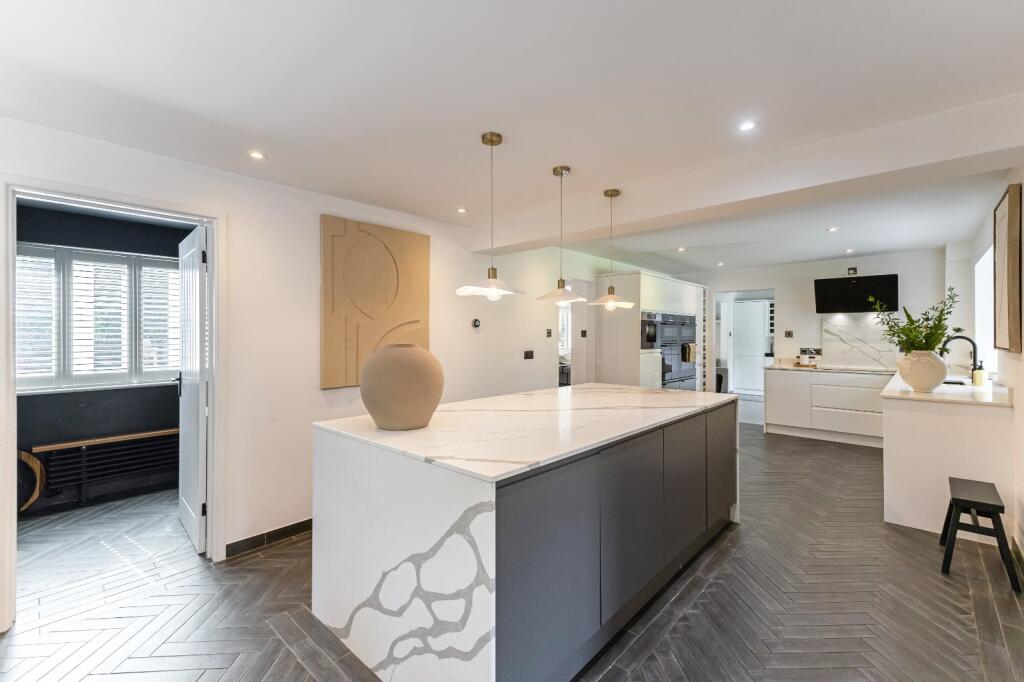 House in Swindon - View 5