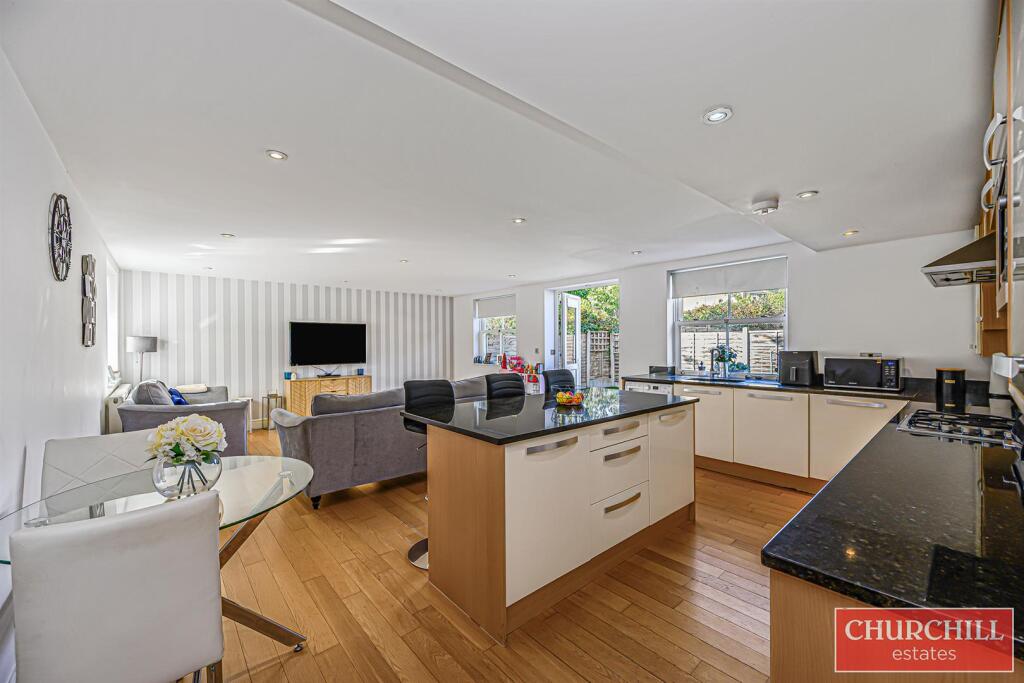 Apartment in London - More