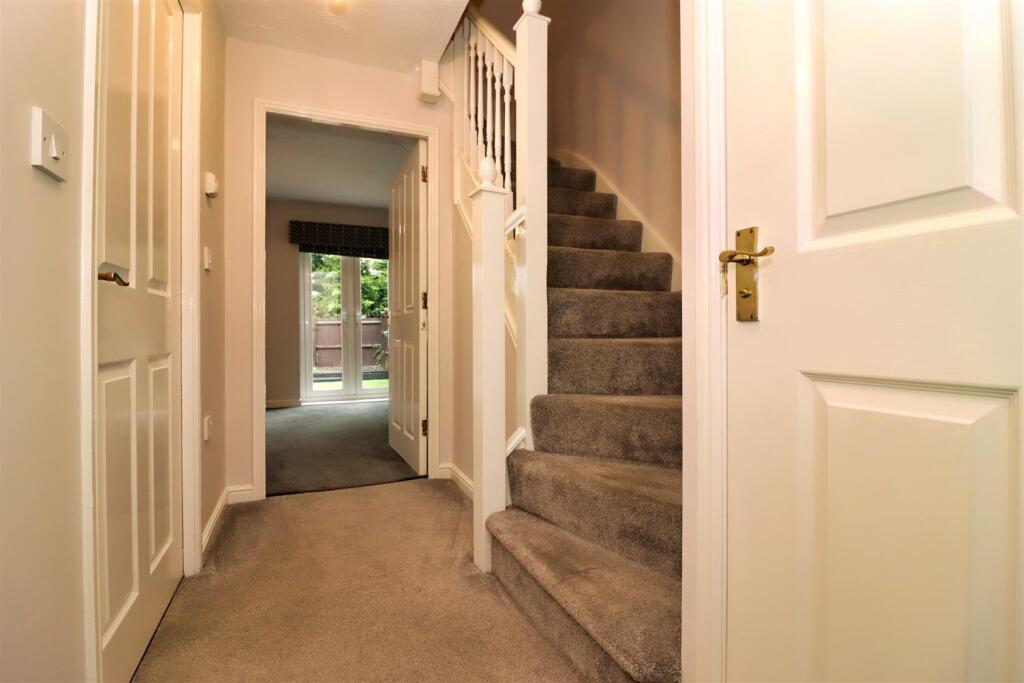 Stormont Grove, Inkersall, Chesterfield photo 4