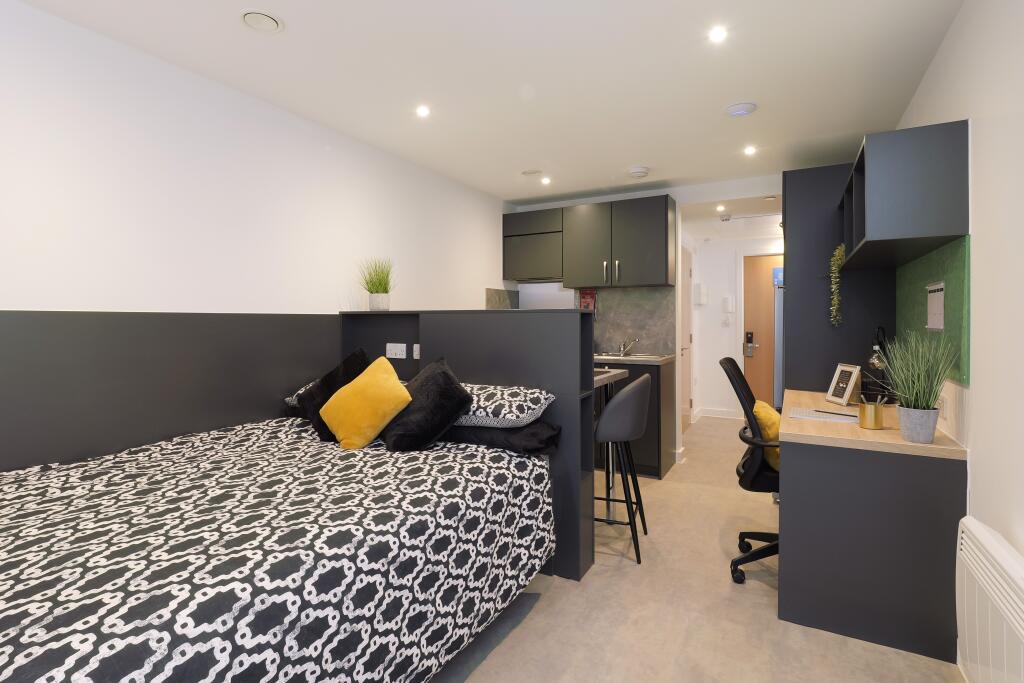 Apartment in Canterbury, Kent - View 4
