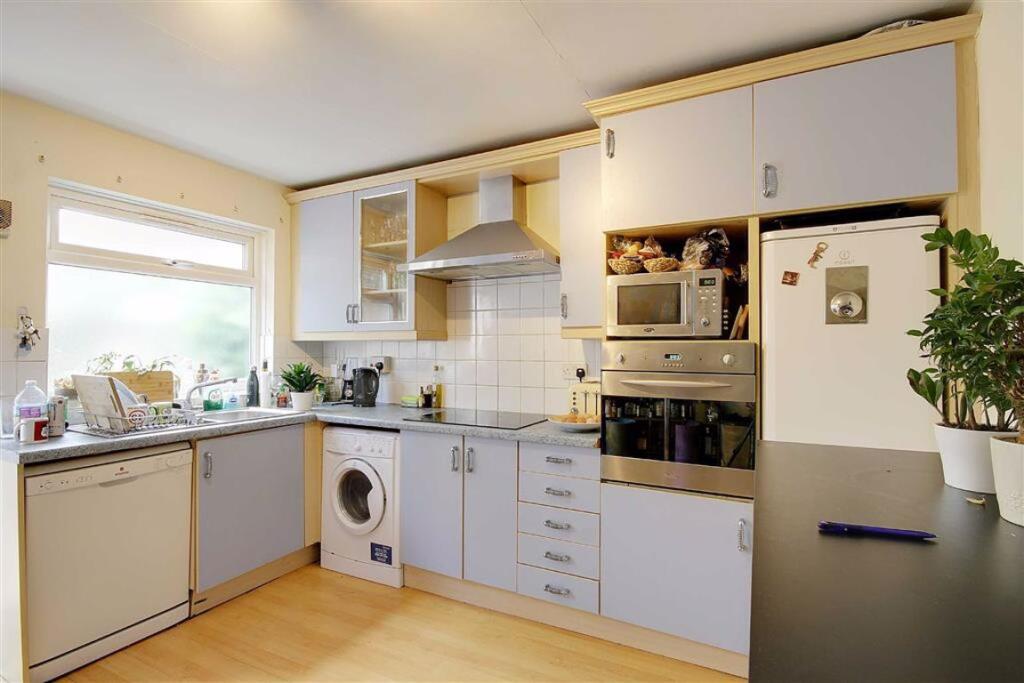2 bedroom house for rent