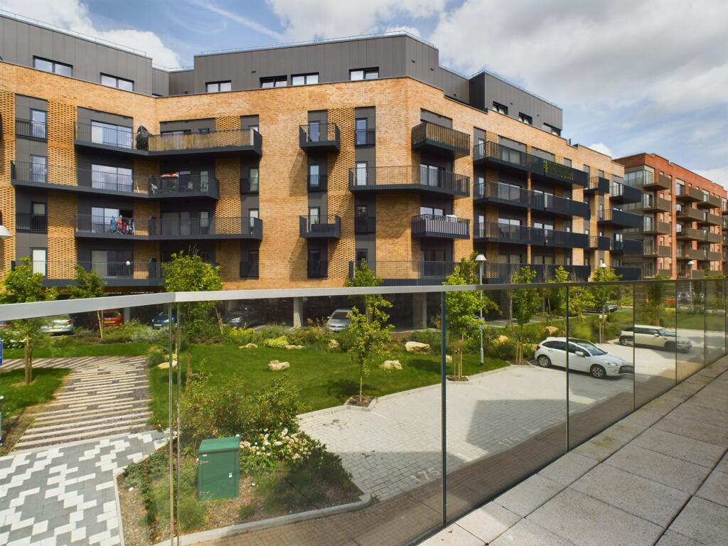 Main image of property: Cantia Place, Ashford, TN23