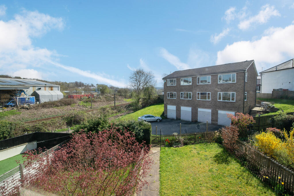 Additional image 4 of Healey Avenue, Bingley, West Yorkshire, BD16