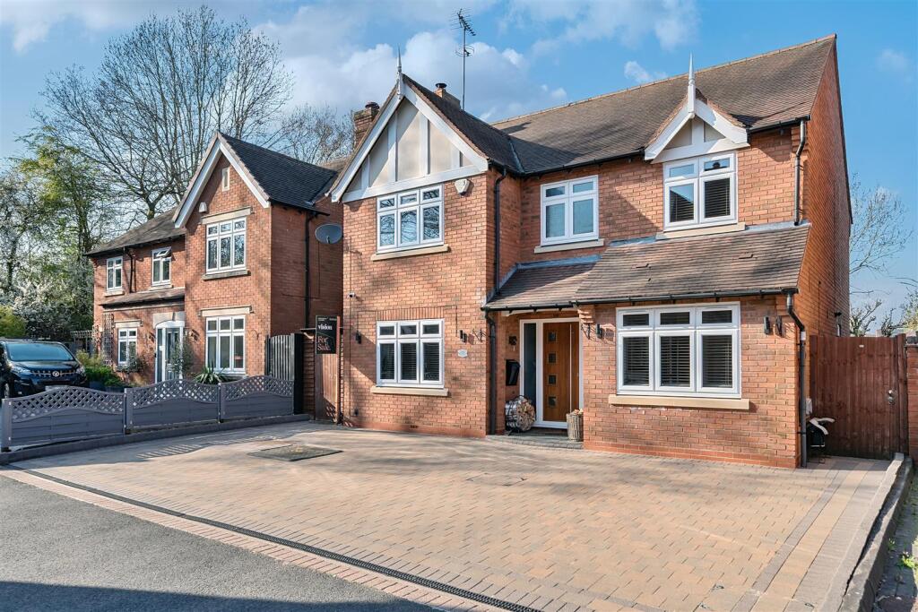 Main image of property: Lapworth Oaks, Lapworth