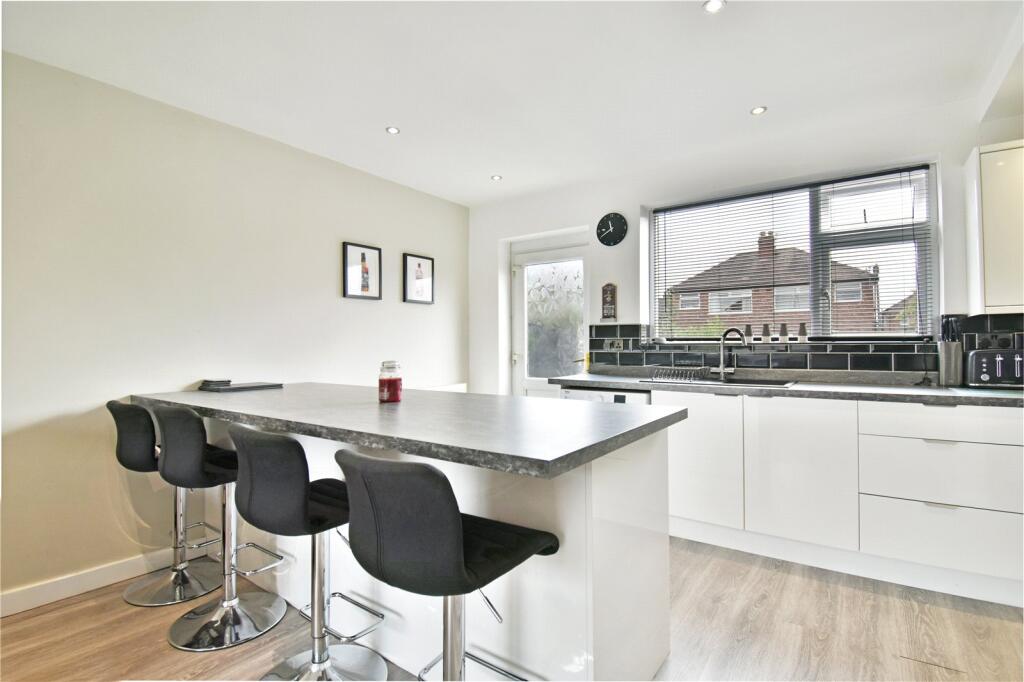Kent Road, Denton, Tameside, M34 photo 4