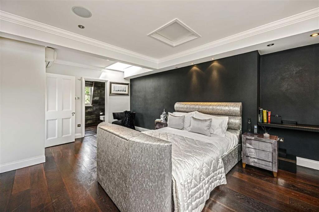 House in London - View 5
