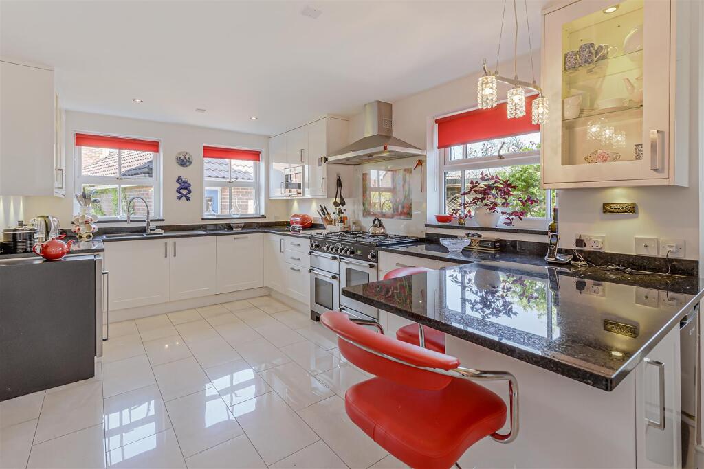 House in Tonbridge and Malling, Kings Hill - View 5