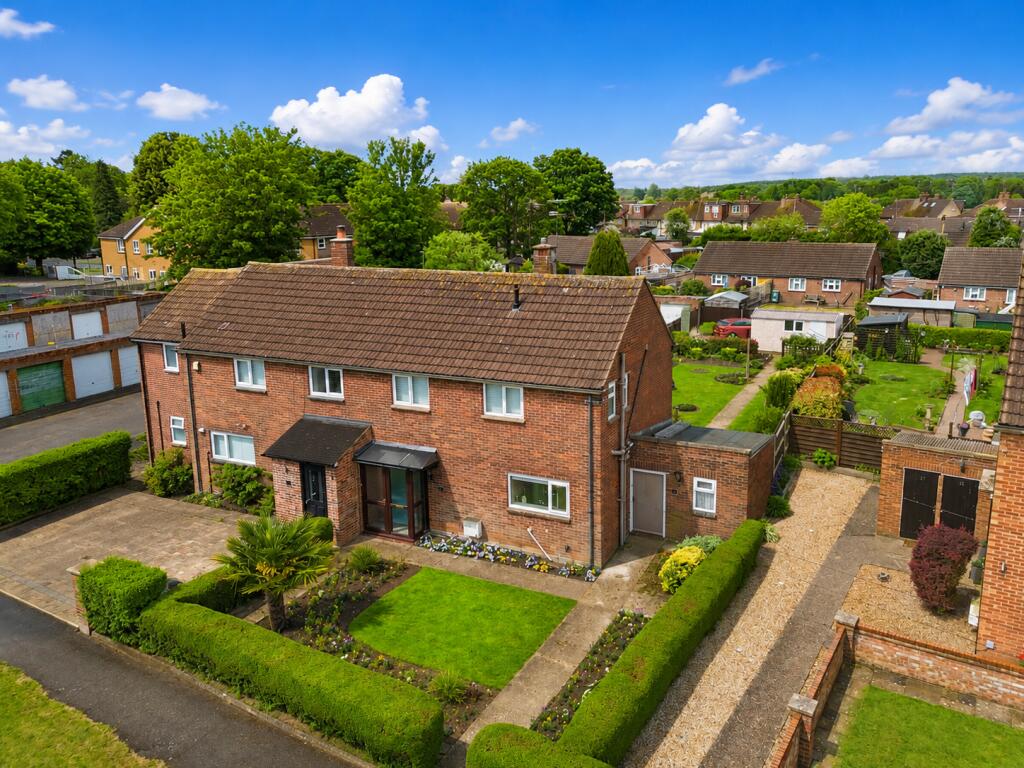 3-bed semi-detached on Meadway, Colney Heath, St. Albans, Hertfordshire, AL4, £550,000