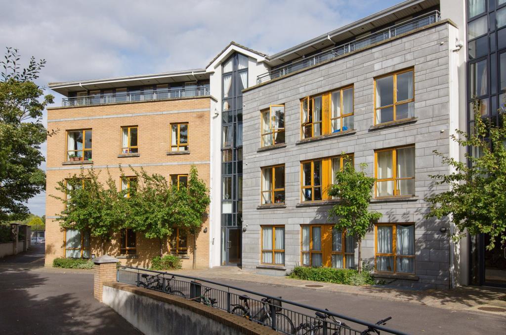 Main image of property: 4 Friarsland Crescent, Roebuck Road, Clonskeagh, Dublin 14, D14 VE48