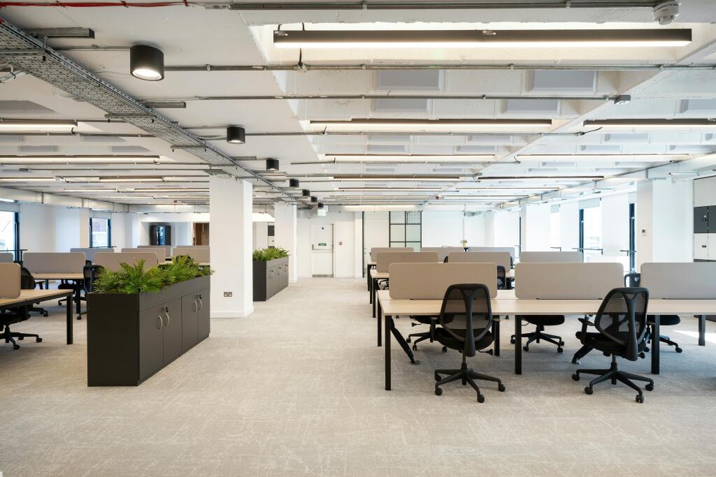 5th Floor Fitted