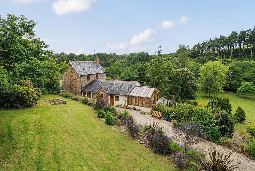 Main image of property: Huntshaw, Torrington