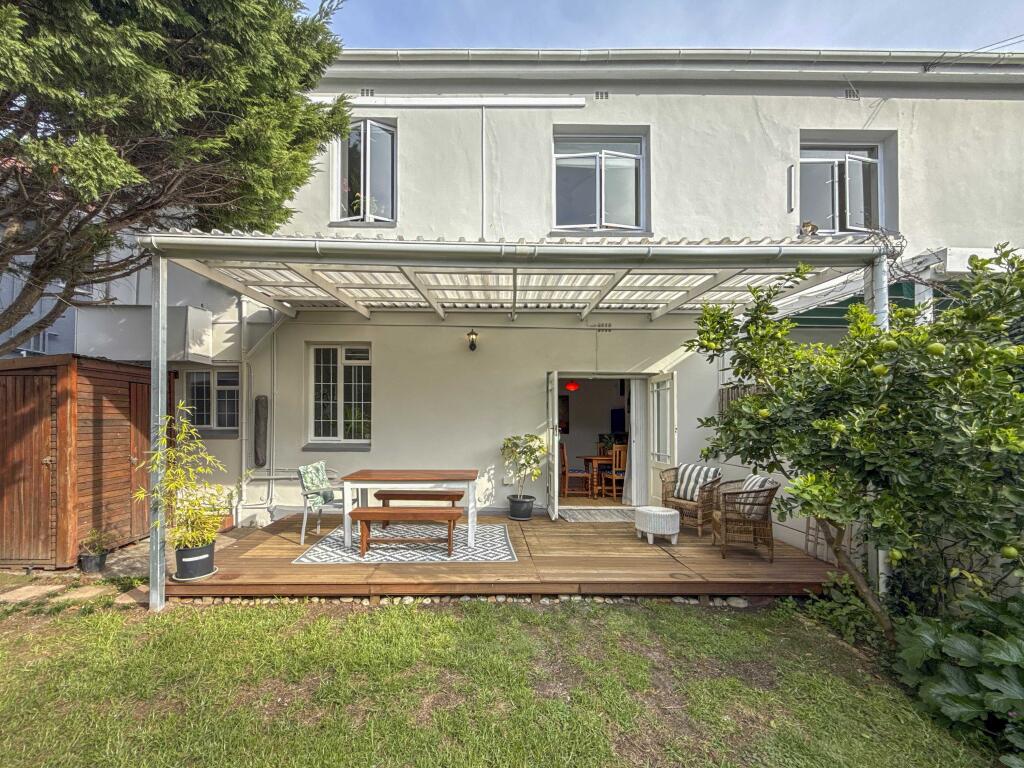 Main image of property: South Africa, Western Cape, Claremont, QUEEN VICTORIA ROAD, 59C