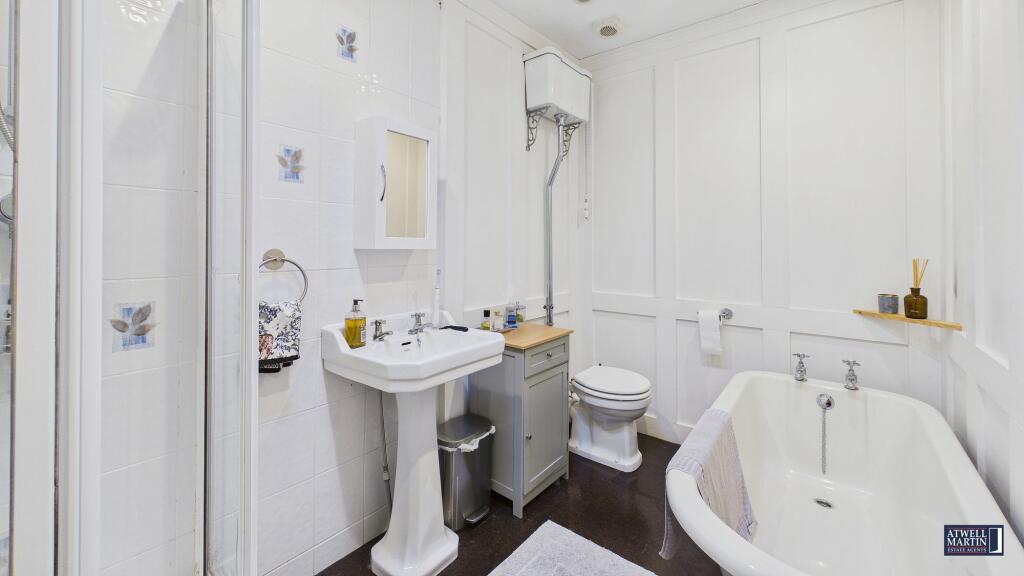 Apartment in Plymouth, Stonehouse - View 4
